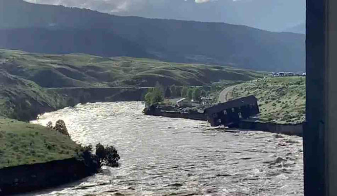 سقوط خانه در سیل مونتانا